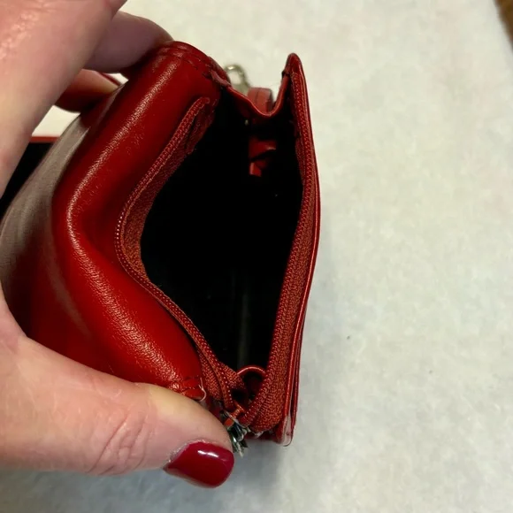 Fossil Vintage Red Leather Trifold ID Wallet - Picture 14 of 16